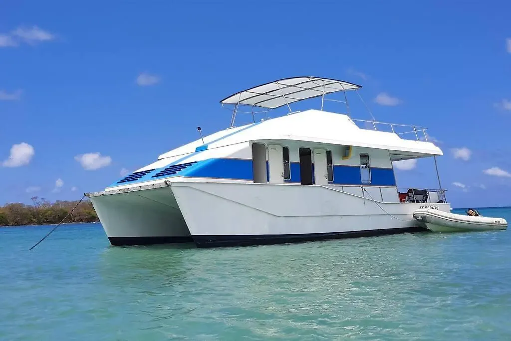 L'Aquahome Hebergement Sur L'Eau Les Trois-Ilets Martinique