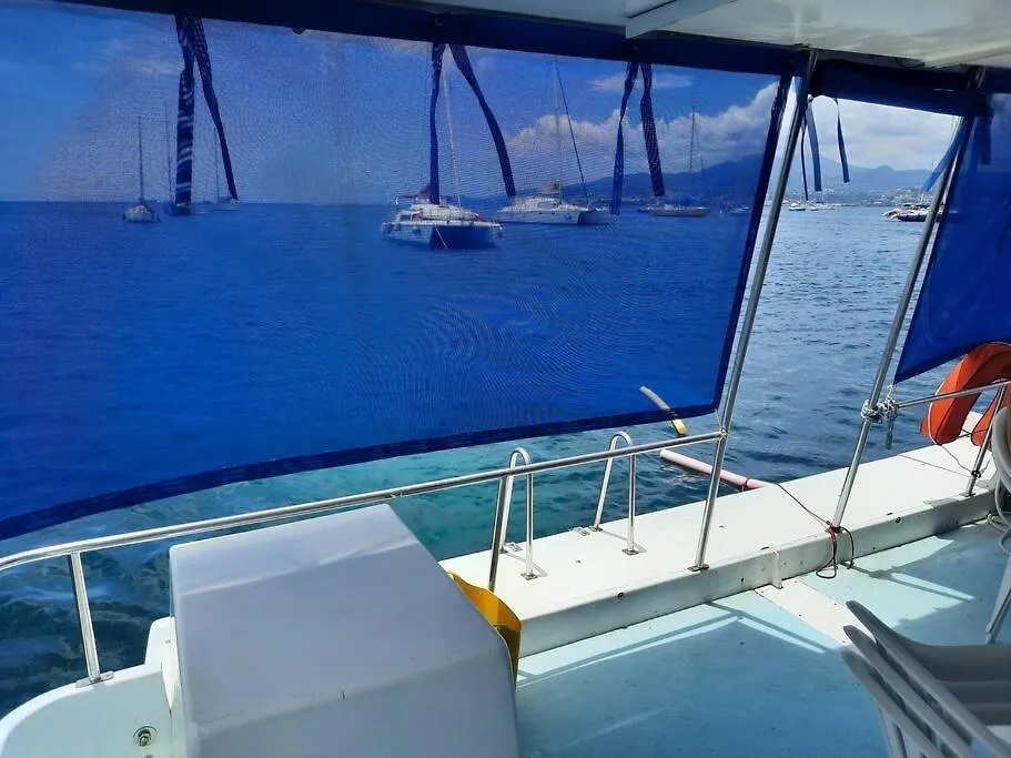 Botel L'Aquahome Hebergement Sur L'Eau Les Trois-Ilets Martinique