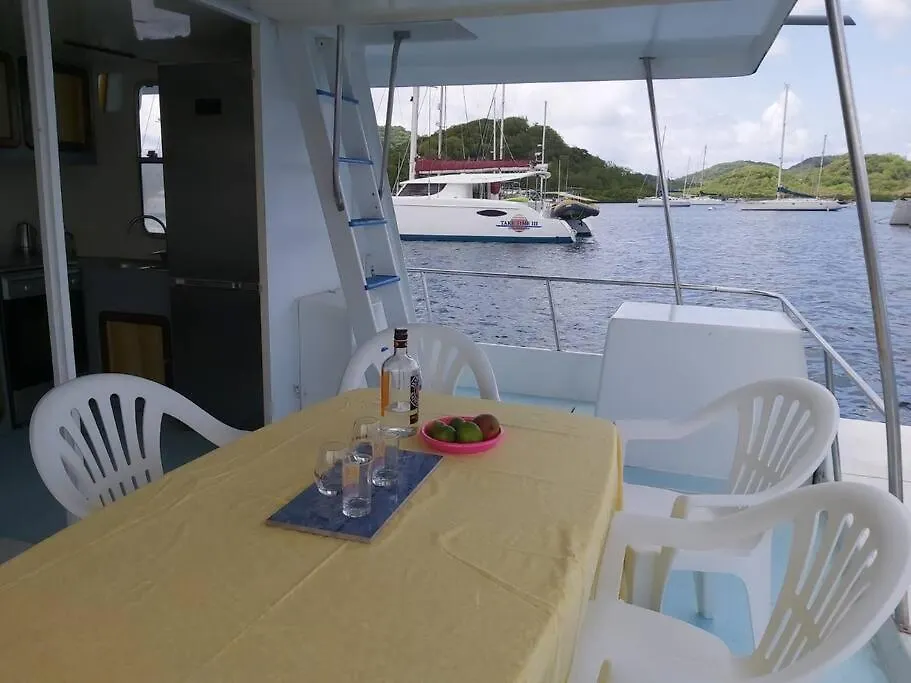 L'Aquahome Hebergement Sur L'Eau Les Trois-Ilets 0*,  Martinique