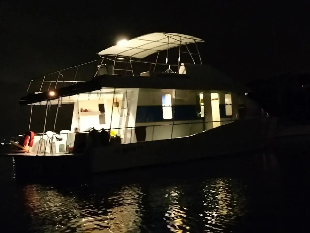 Botel L'Aquahome Hebergement Sur L'Eau Les Trois-Ilets